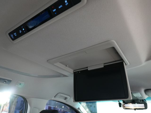 TOYOTA ALPHARD HYBRID 4WD 2019 Image 31