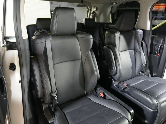 TOYOTA ALPHARD HYBRID 4WD 2019 Image 31