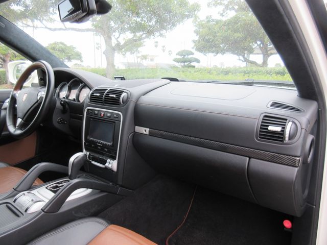 PORSCHE CAYENNE 2009 Image 31