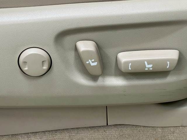 TOYOTA LANDCRUISER PRADO 2023 Image 31