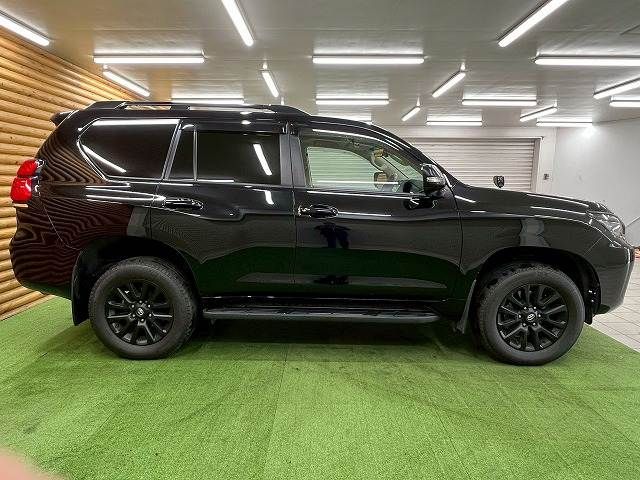 TOYOTA LANDCRUISER PRADO 2023 Image 31