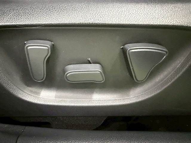 TOYOTA YARIS CROSS HYBRID 2020 Image 31