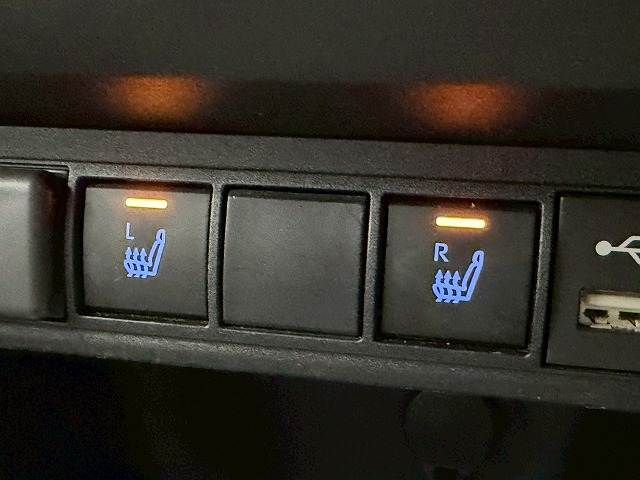 TOYOTA YARIS CROSS HYBRID 2020 Image 31