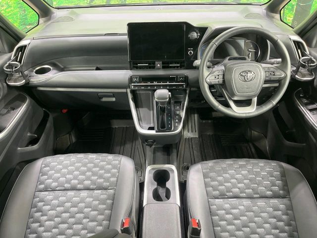 TOYOTA VOXY HYBRID 2024 Image 31