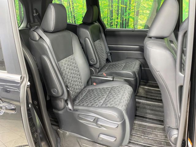 TOYOTA VOXY HYBRID 2024 Image 31