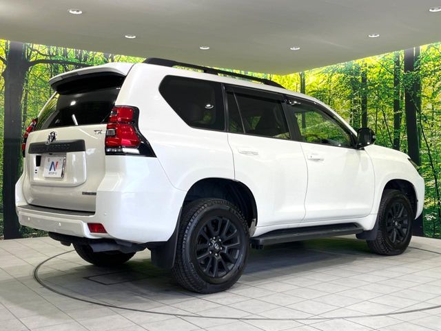 TOYOTA LANDCRUISER PRADO 2023 Image 31