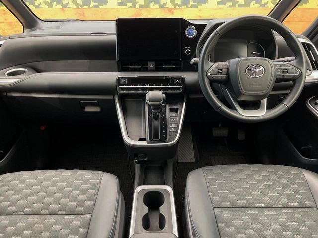 TOYOTA VOXY HYBRID 4WD 2022 Image 31
