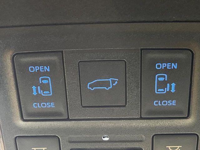 TOYOTA VOXY HYBRID 4WD 2022 Image 31