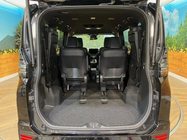 TOYOTA VOXY HYBRID 4WD 2022 Image 31