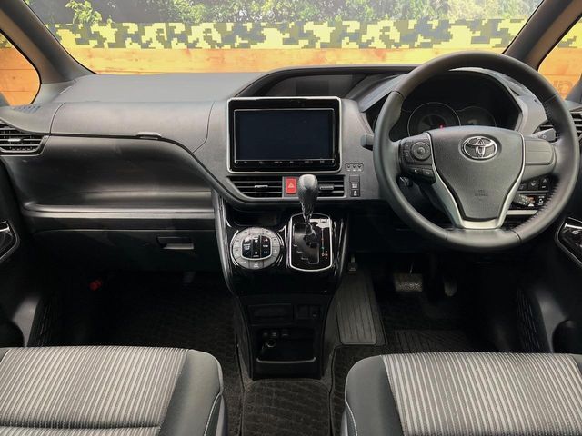 TOYOTA VOXY 4WD 2021 Image 31