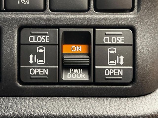 TOYOTA VOXY 4WD 2021 Image 31