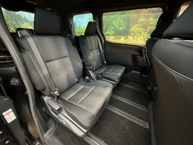 TOYOTA VOXY 4WD 2021 Image 31