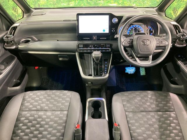 TOYOTA VOXY HYBRID 2022 Image 31