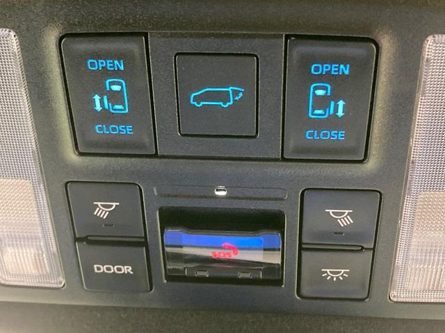 TOYOTA VOXY HYBRID 2022 Image 31