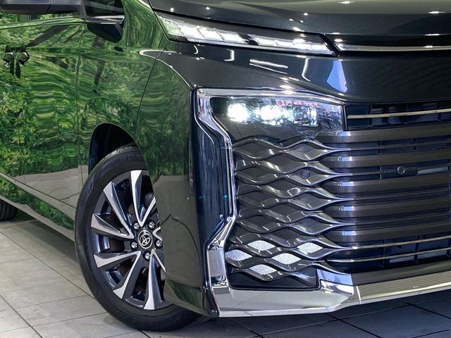 TOYOTA VOXY HYBRID 2022 Image 31