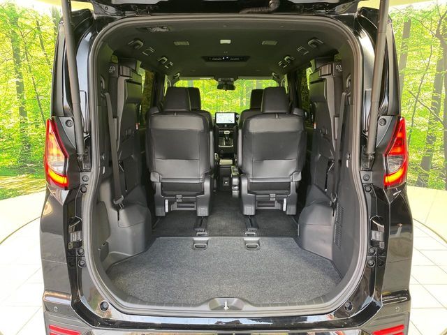 TOYOTA NOAH HYBRID 2023 Image 31