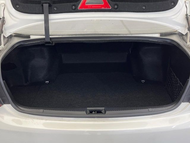 TOYOTA CROWN SEDAN 2010 Image 31