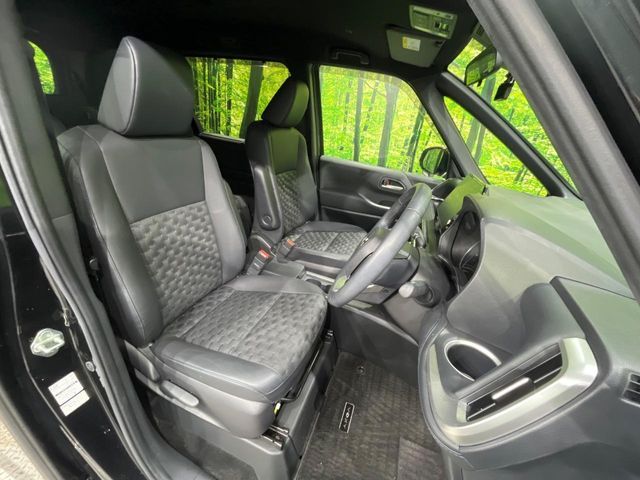 TOYOTA VOXY HYBRID 2023 Image 31