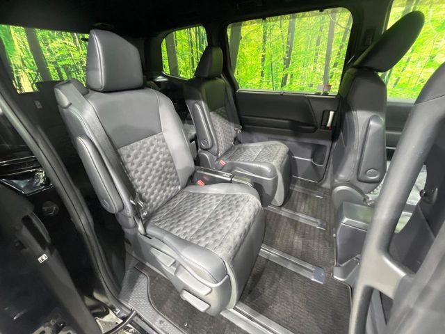 TOYOTA VOXY HYBRID 2023 Image 31