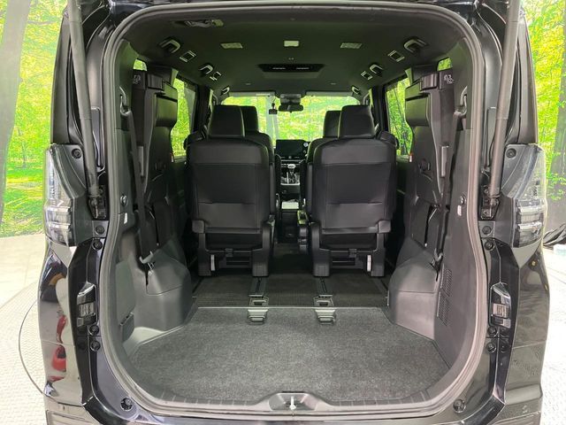 TOYOTA VOXY HYBRID 2023 Image 31