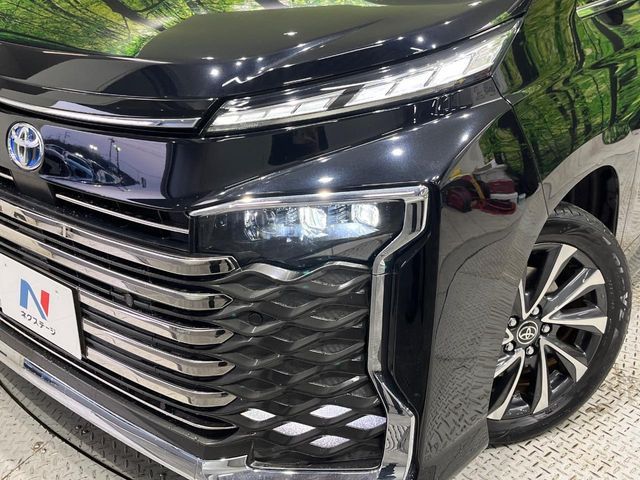 TOYOTA VOXY HYBRID 2023 Image 31