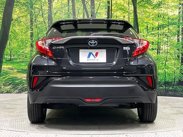 TOYOTA C-HR 2017 Image 31