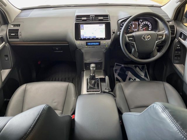 TOYOTA LANDCRUISER PRADO 2023 Image 31