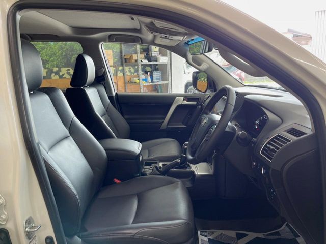 TOYOTA LANDCRUISER PRADO 2023 Image 31