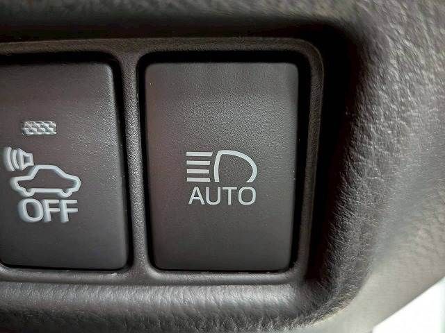 TOYOTA C-HR 2019 Image 31