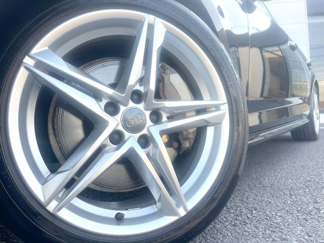 AUDI A4 AVANT 2017 Image 31