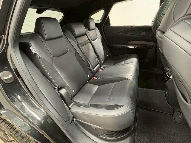 TOYOTA LEXUS RX500H 2023 Image 31