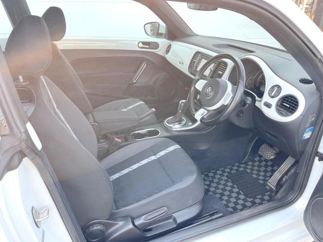 VOLKSWAGEN THE BEETL 2017 Image 31