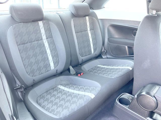 VOLKSWAGEN THE BEETL 2017 Image 31
