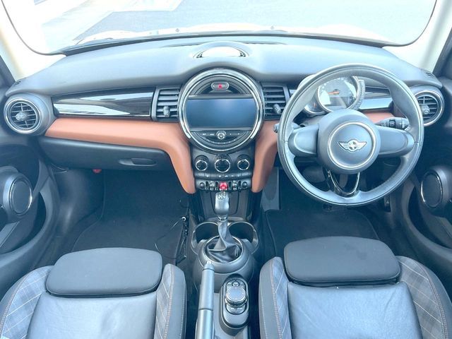 BMW MINI COOPER D 5D 2017 Image 31