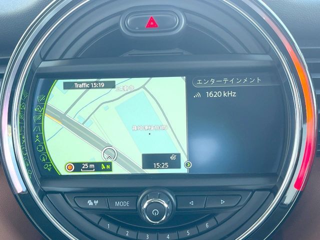 BMW MINI COOPER D 5D 2017 Image 31