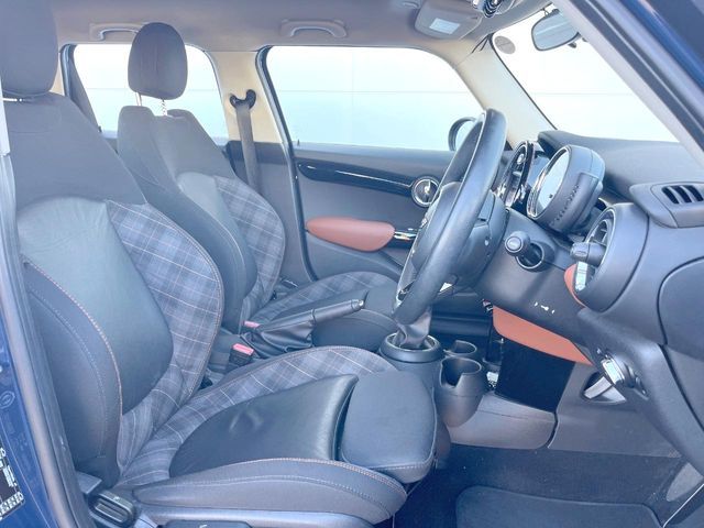 BMW MINI COOPER D 5D 2017 Image 31