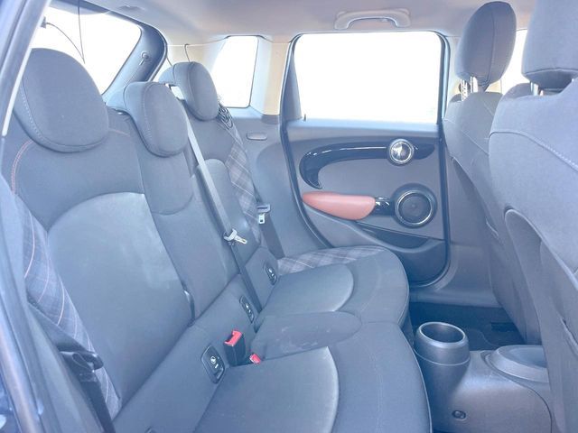 BMW MINI COOPER D 5D 2017 Image 31