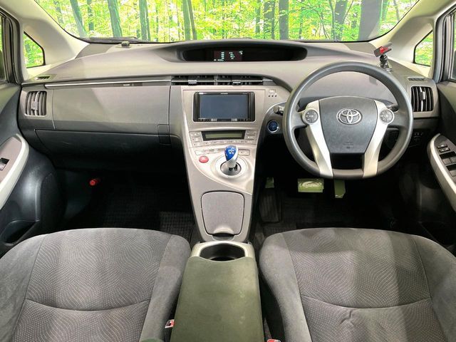 TOYOTA PRIUS 2015 Image 31