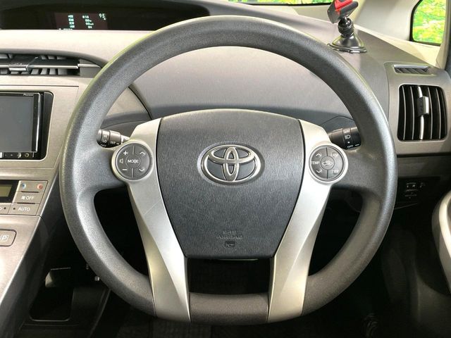 TOYOTA PRIUS 2015 Image 31