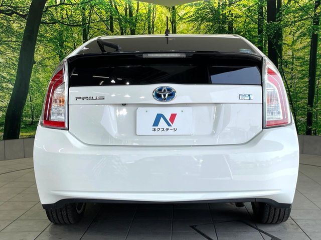 TOYOTA PRIUS 2015 Image 31