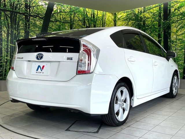 TOYOTA PRIUS 2015 Image 31