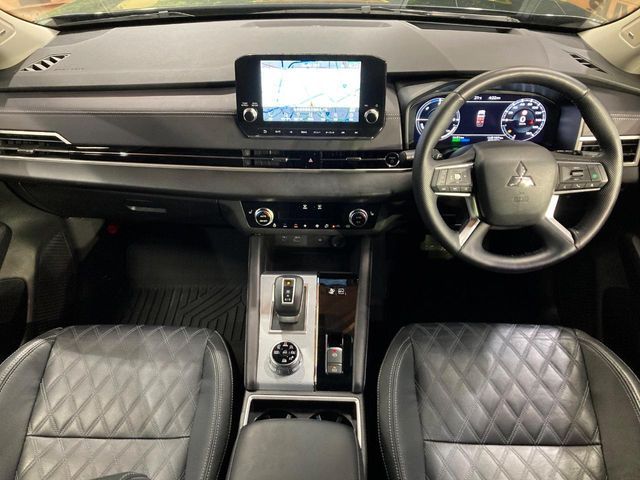 MITSUBISHI OUTLANDER PHEV 2023 Image 31