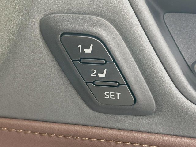 TOYOTA HARRIER 2WD 2024 Image 31