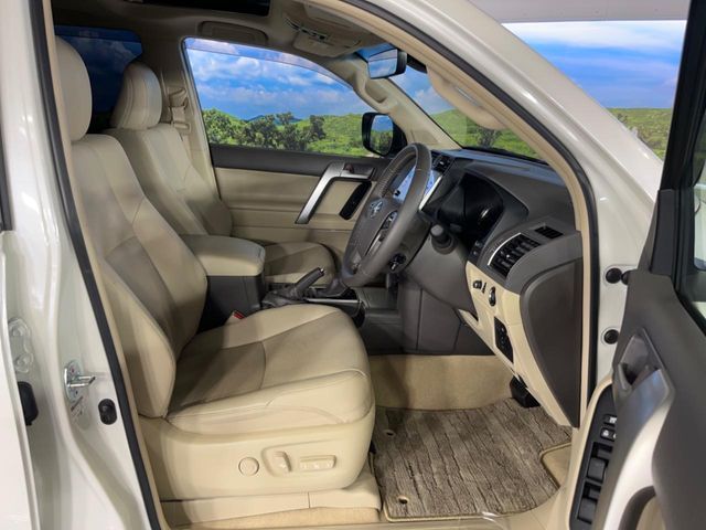 TOYOTA LANDCRUISER PRADO 2023 Image 31
