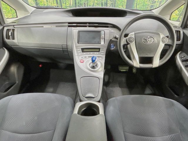 TOYOTA PRIUS 2012 Image 31