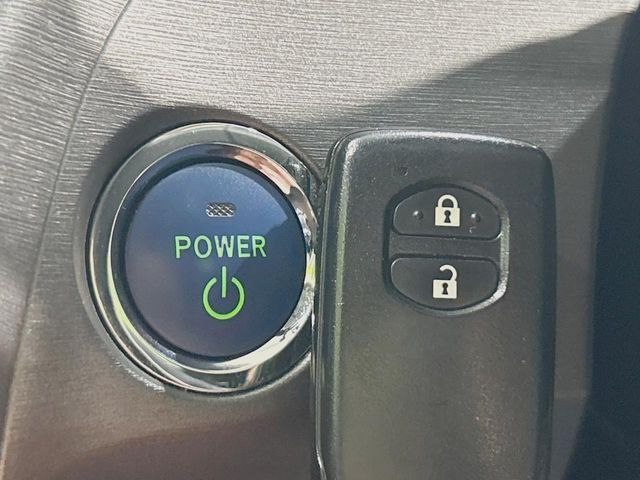 TOYOTA PRIUS 2012 Image 31