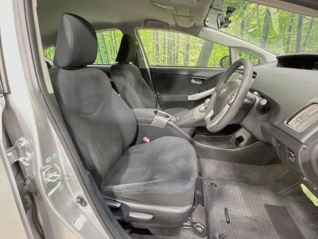 TOYOTA PRIUS 2012 Image 31