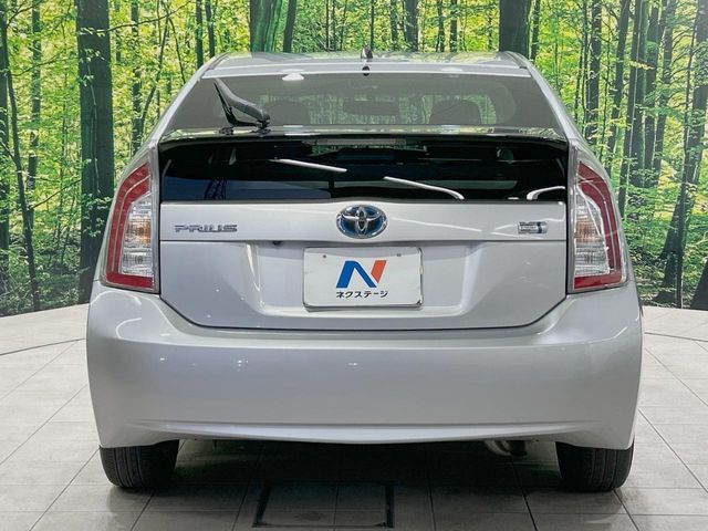 TOYOTA PRIUS 2012 Image 31