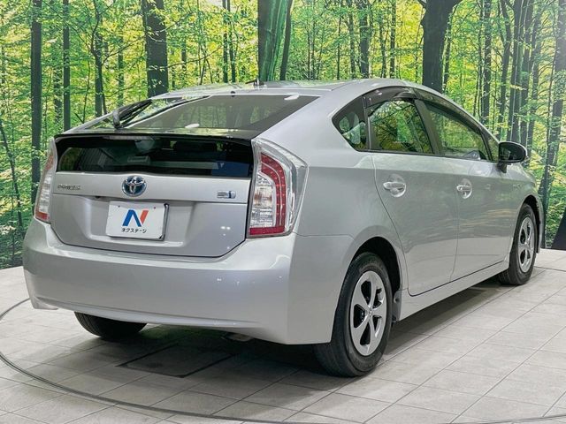 TOYOTA PRIUS 2012 Image 31