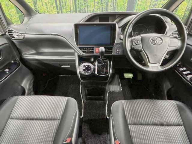 TOYOTA VOXY 2019 Image 31